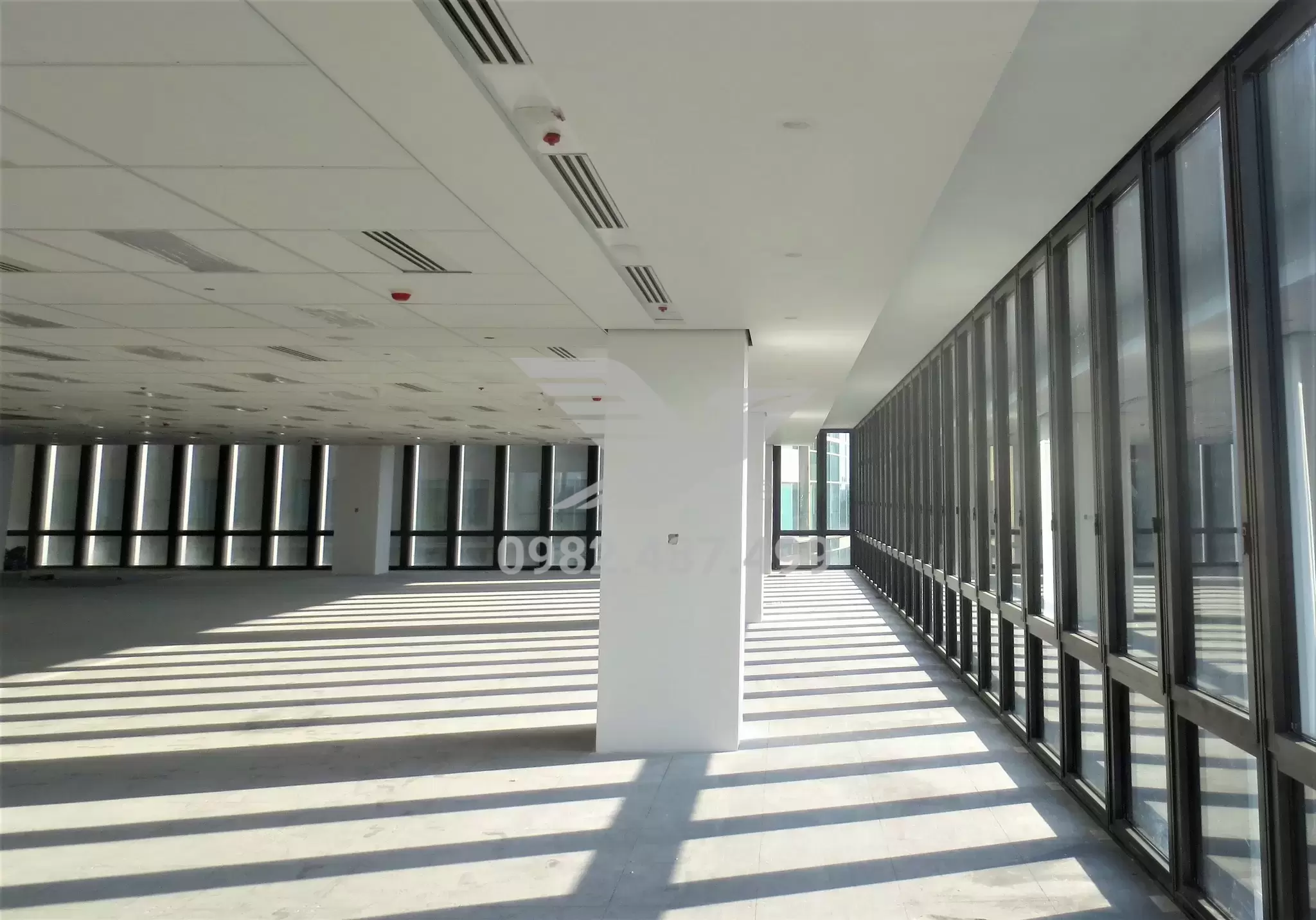 san-cho-thue-van-phong-toa-nha-deutsches-haus-lacvietrealty.com-11