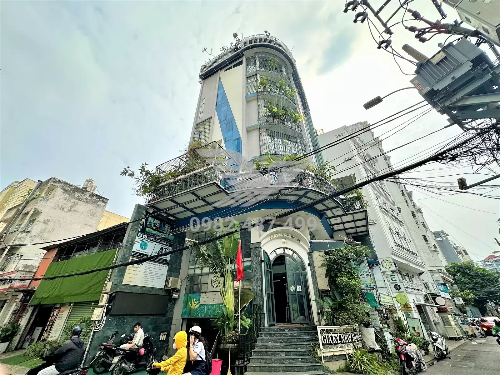 Gia Kỷ New House – 102 Phùng Văn Cung, Phường Cầu Kiệu