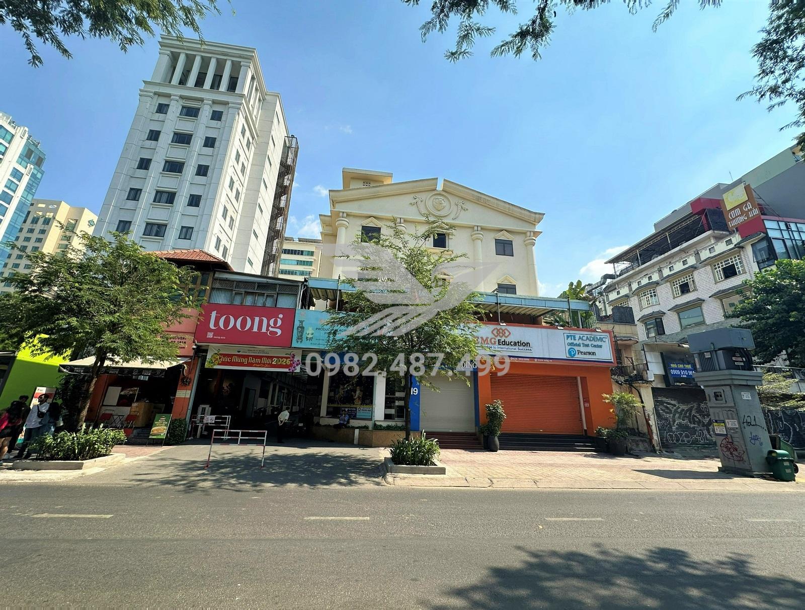 Itaxa House Building