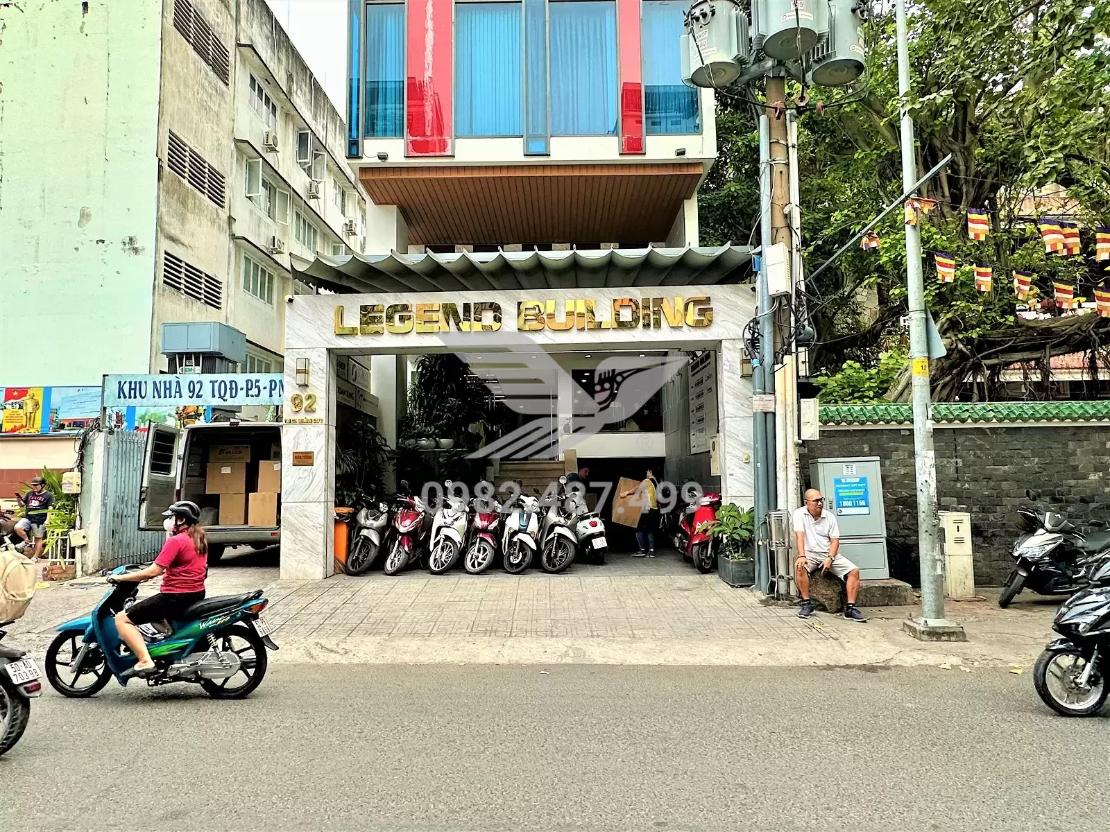 toa-nha-legend-building-92-thich-quang-duc-phuong-duc-nhuan-lacvietrealty.com