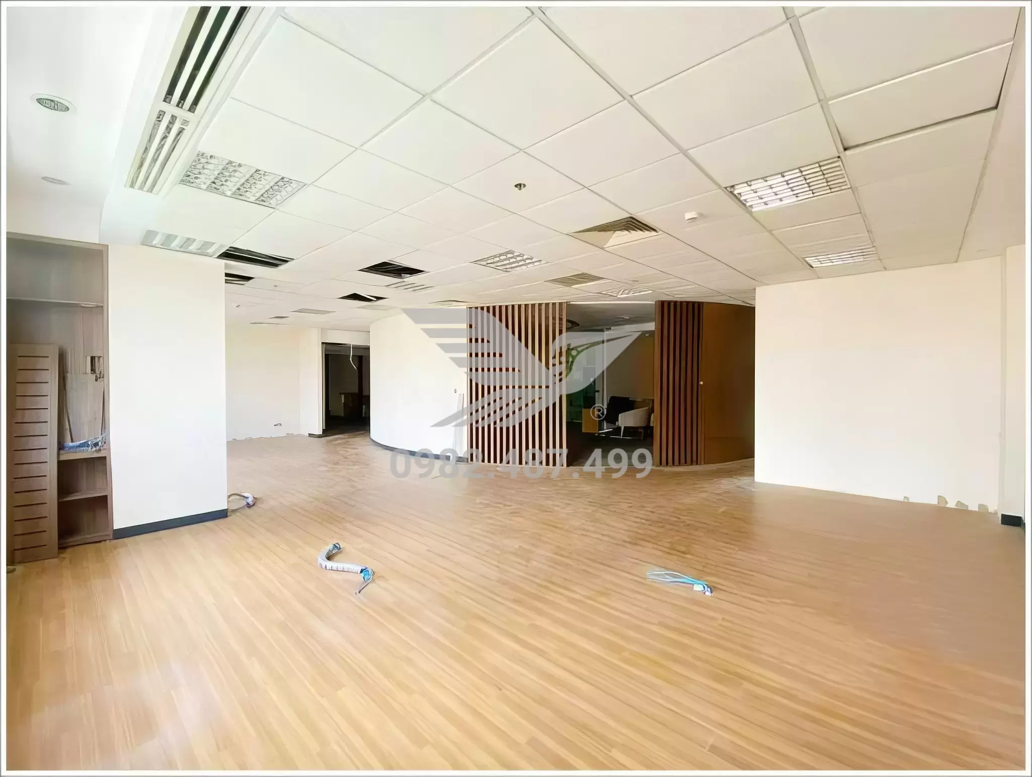 toa-nha-opera-view-161-dong-khoi-11-le-loi-quan-1-lacvietrealty.com