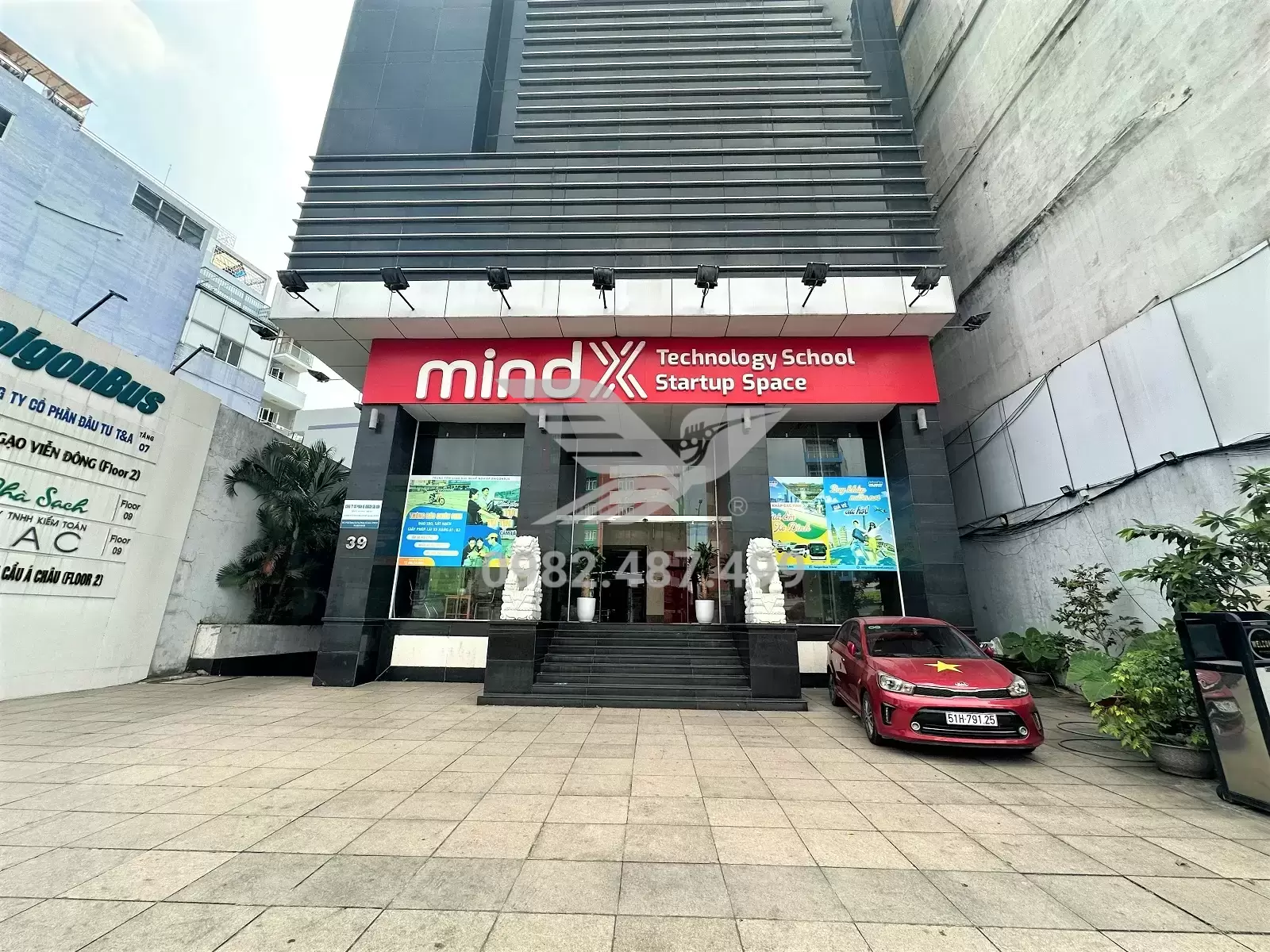 saigonbus-building-39-hai-thuong-lan-ong-phuong-cho-lon-lacvietrealty.com