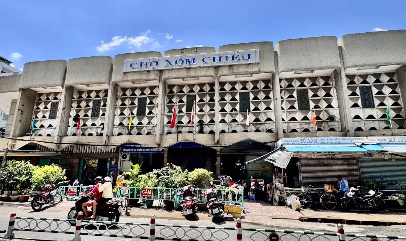 Xóm Chiếu