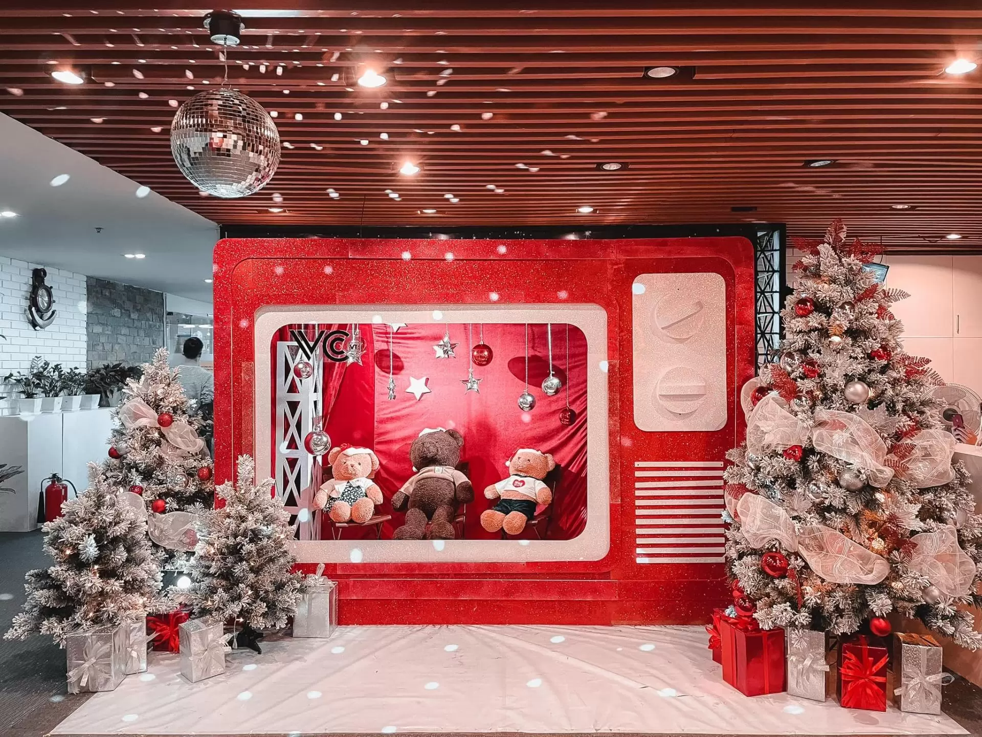 trang-tri-noel-van-phong-30